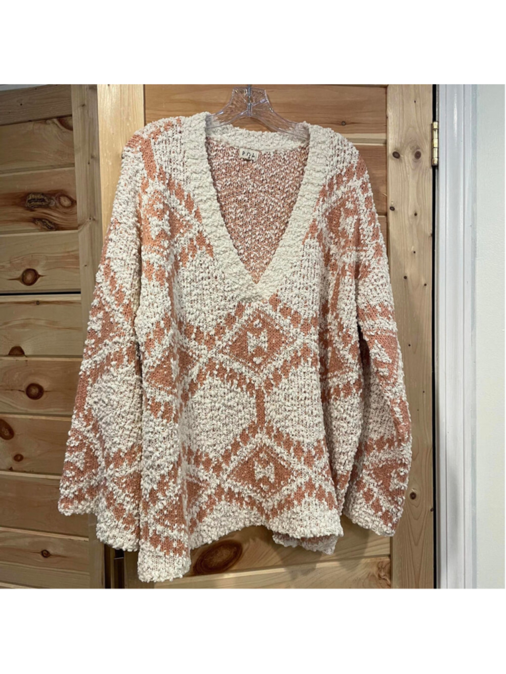 POL Medium V-Neck Patterned Sweater